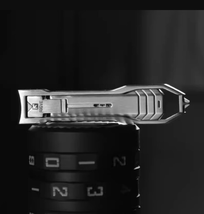 EDC 420 Powder Steel Nail Clippers Anti Splash High-end Fingernail Cutter