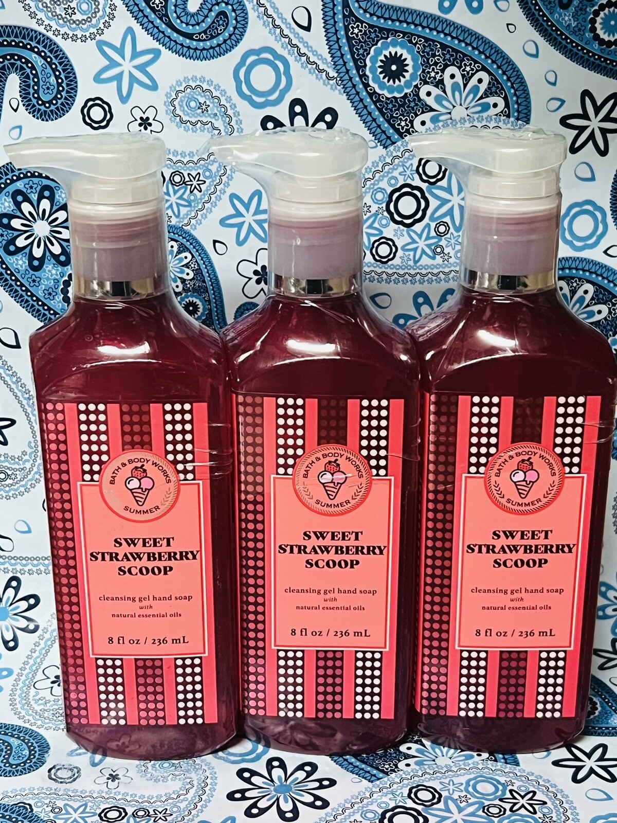 3 Bath & Body Works SWEET STRAWBERRY SCOOP Cleansing Gel Hand Soap