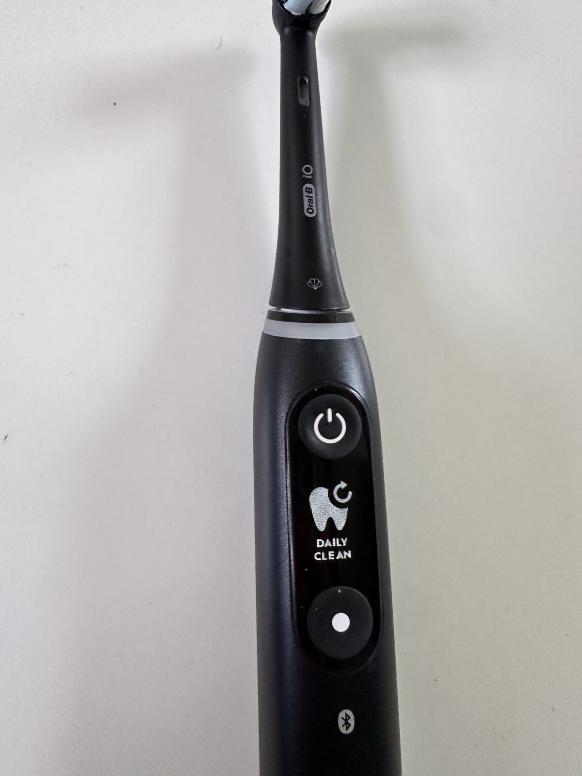 Oral-B IO Series 3 Electric Toothbrush with Charger Travel Holder and 7 Heads
