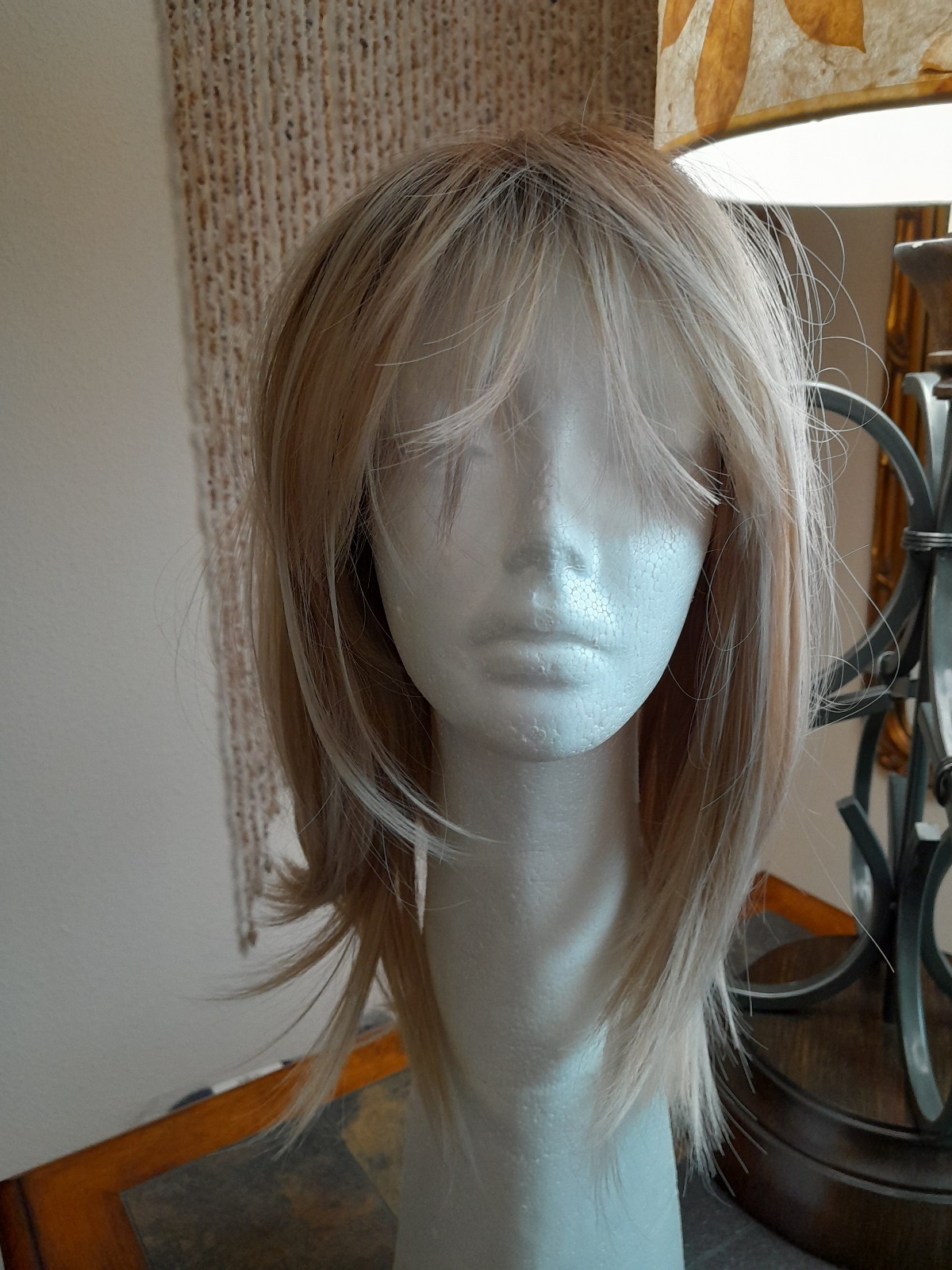 NWOT Unknown Brand Long Straight Blonde Wig Size Average