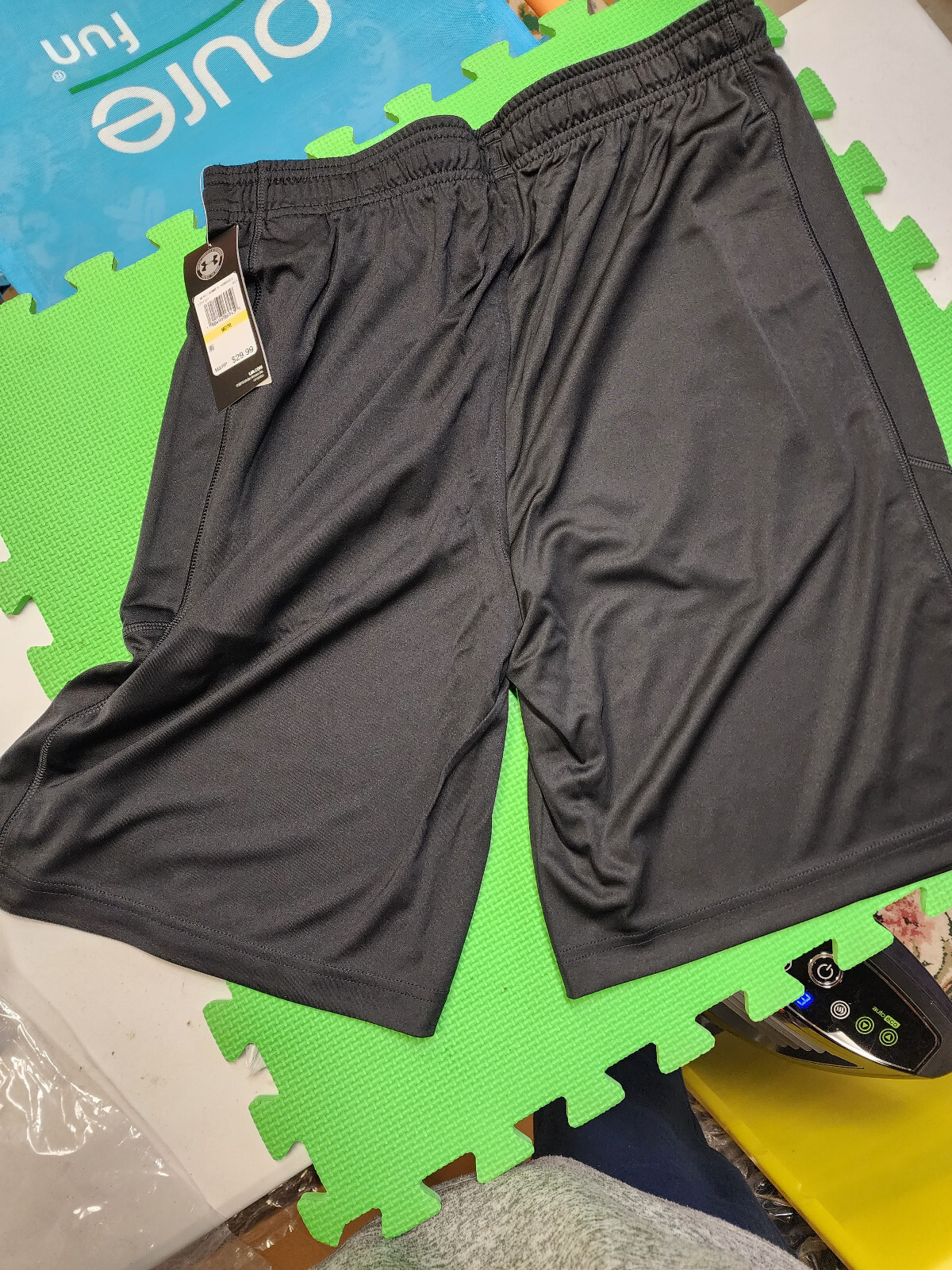 Under Armour Shorts–Adult MEN’S MEDIUM–Black–HeatGrear Loose Fit