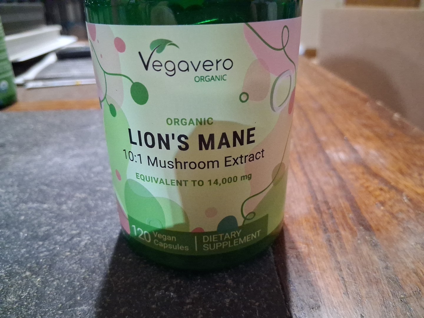 Vegavero Organic Vegan Lions Mane Mushroom Extract 14000mg 120 Capsules 2/28 exp
