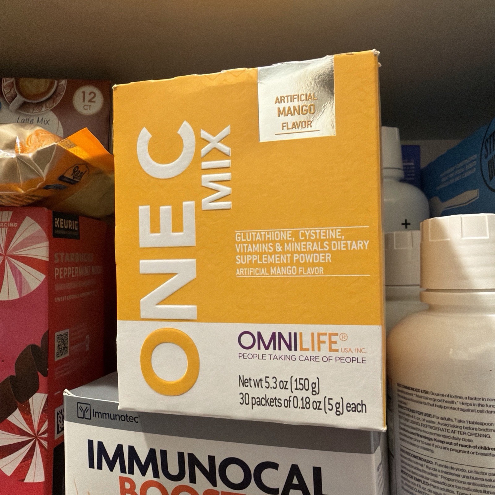 Omnilife One C Mix, un suplemento dietético en polvo sabor mango.