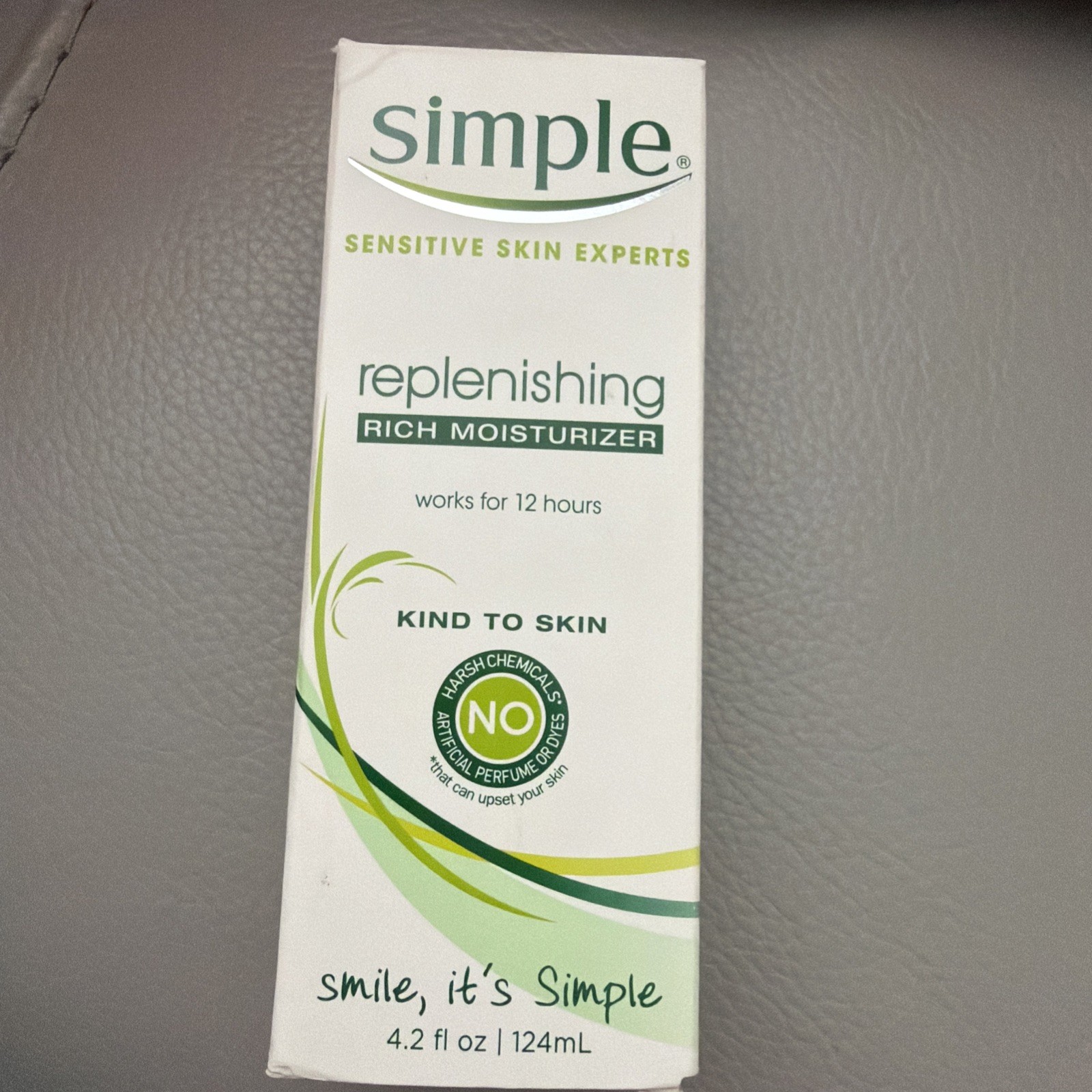Simple Kind to Skin Replenishing Rich Face Moisturizer 4.2 fl oz New