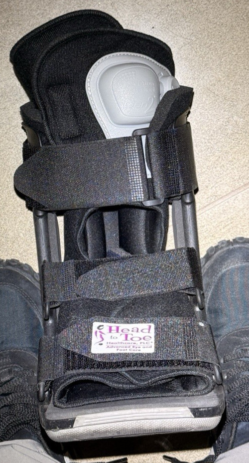 Head to Toe Adjustable Immobilization Walking Boot Foot/Ankle/Leg One Size Bk/Gr