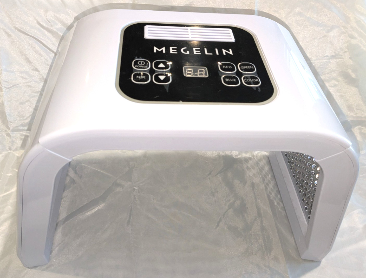Megelin LED Light Therapy Machine 8-in-1 Open Box – No Manual/Mask/Goggles
