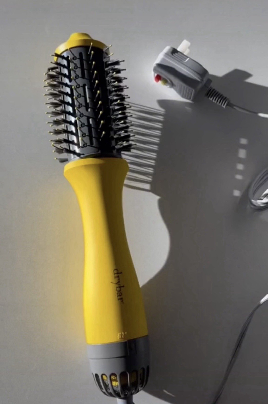 Drybar The Single Shot 1.5″ Curling Brush Ceramic 450W 225°F Rotating Cord