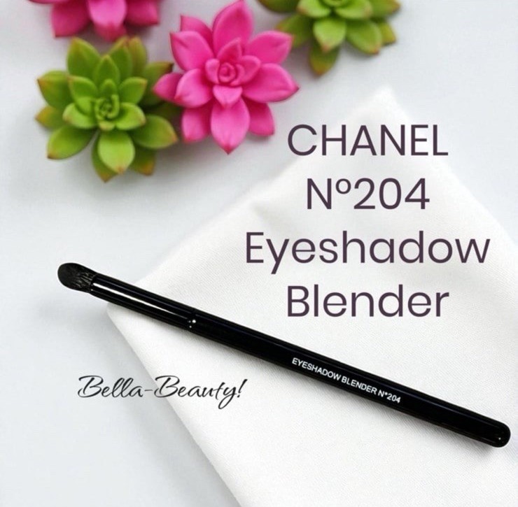 Chanel Nº 204 LES PINCEAUX DE CHANEL -Rounded Eyeshadow Brush ~NEW~