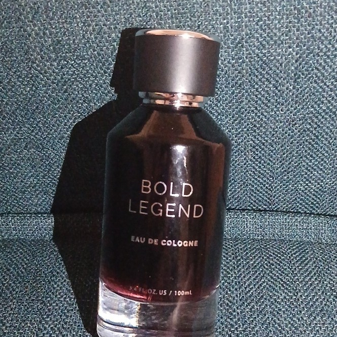 Bold Legend Eau de Cologne Spray, Regular Size 3.4 fl oz / 100 mL