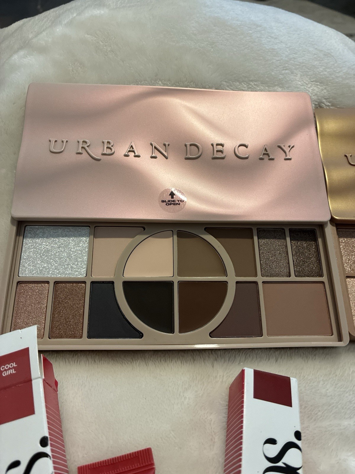 Urban Decay Eyeshadow Palette Pressed Powder Neutral Brown Taupe Matte Shimmer