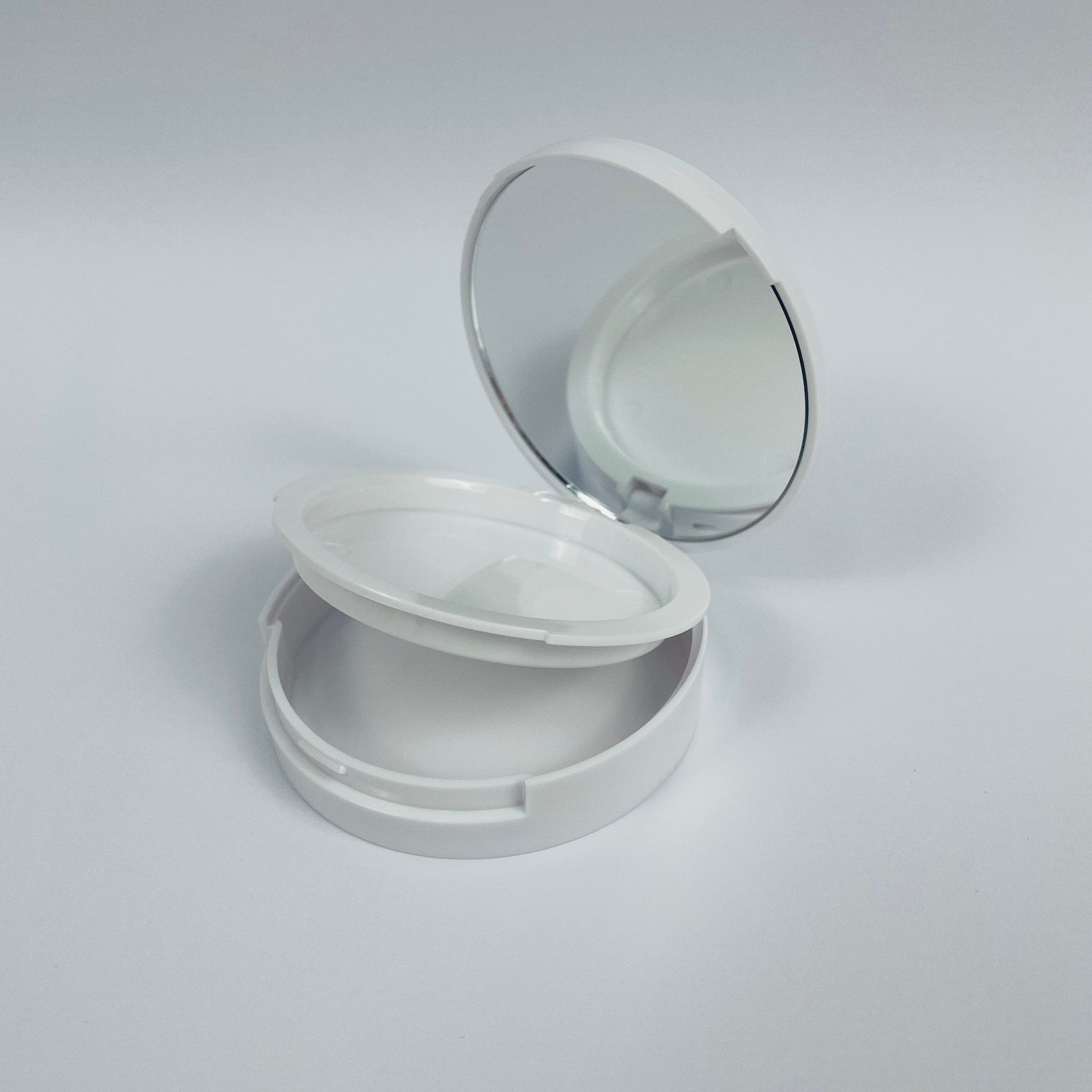 Hositabi Empty Round White Plastic Makeup Compact for DIY Cosmetic Refill