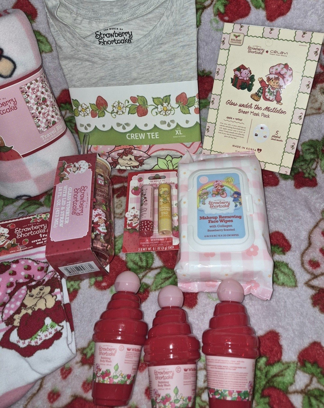 New 11 piece Strawberry Shortcake Bundle Spa Day package