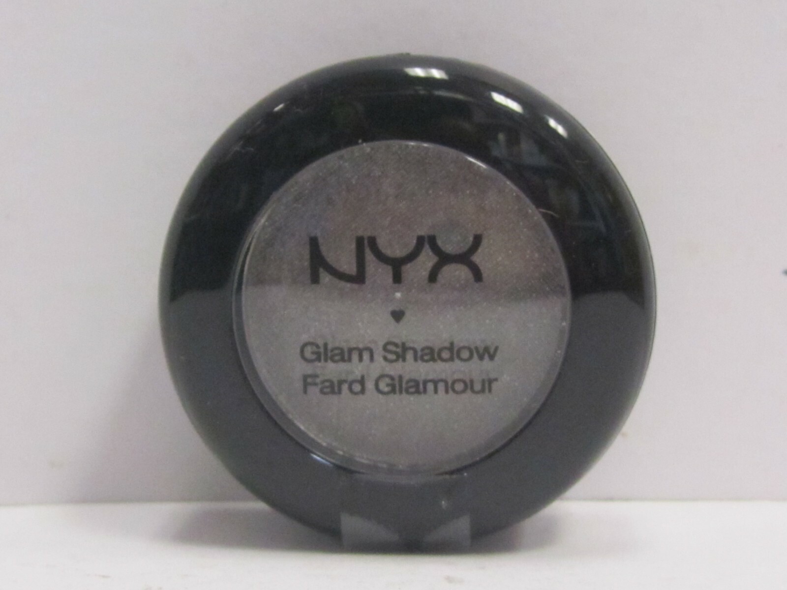 NYX Glam Shadow color GS17 In Trend ( Gray with silver glitter ) 0.059 oz