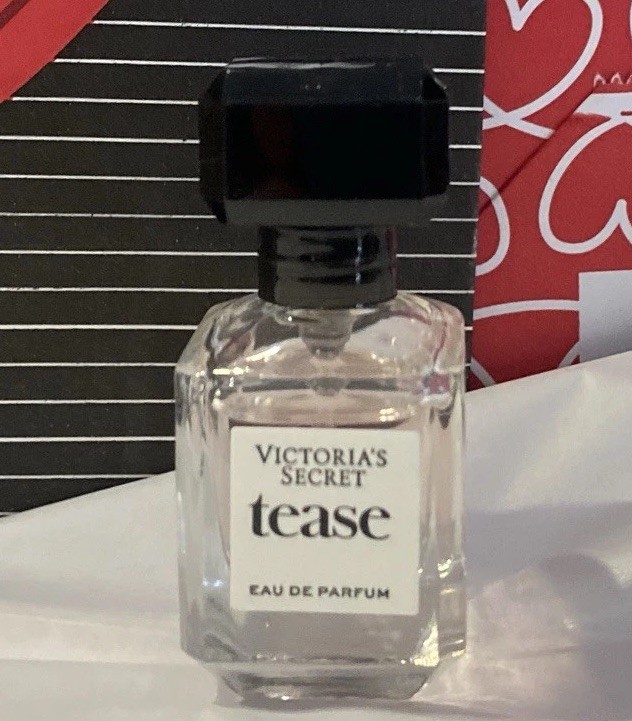 Victoria’s Secret TEASE Mini Eau de Parfum .25oz EDP Spray 7.5ml fresh nov 2025