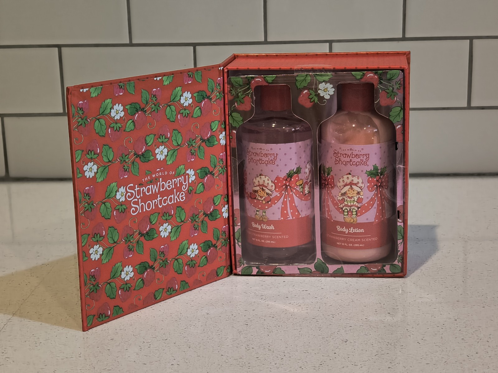 NEW Strawberry Shortcake Gift Bath Set 10oz Body Wash & Lotion Strawberry Cream