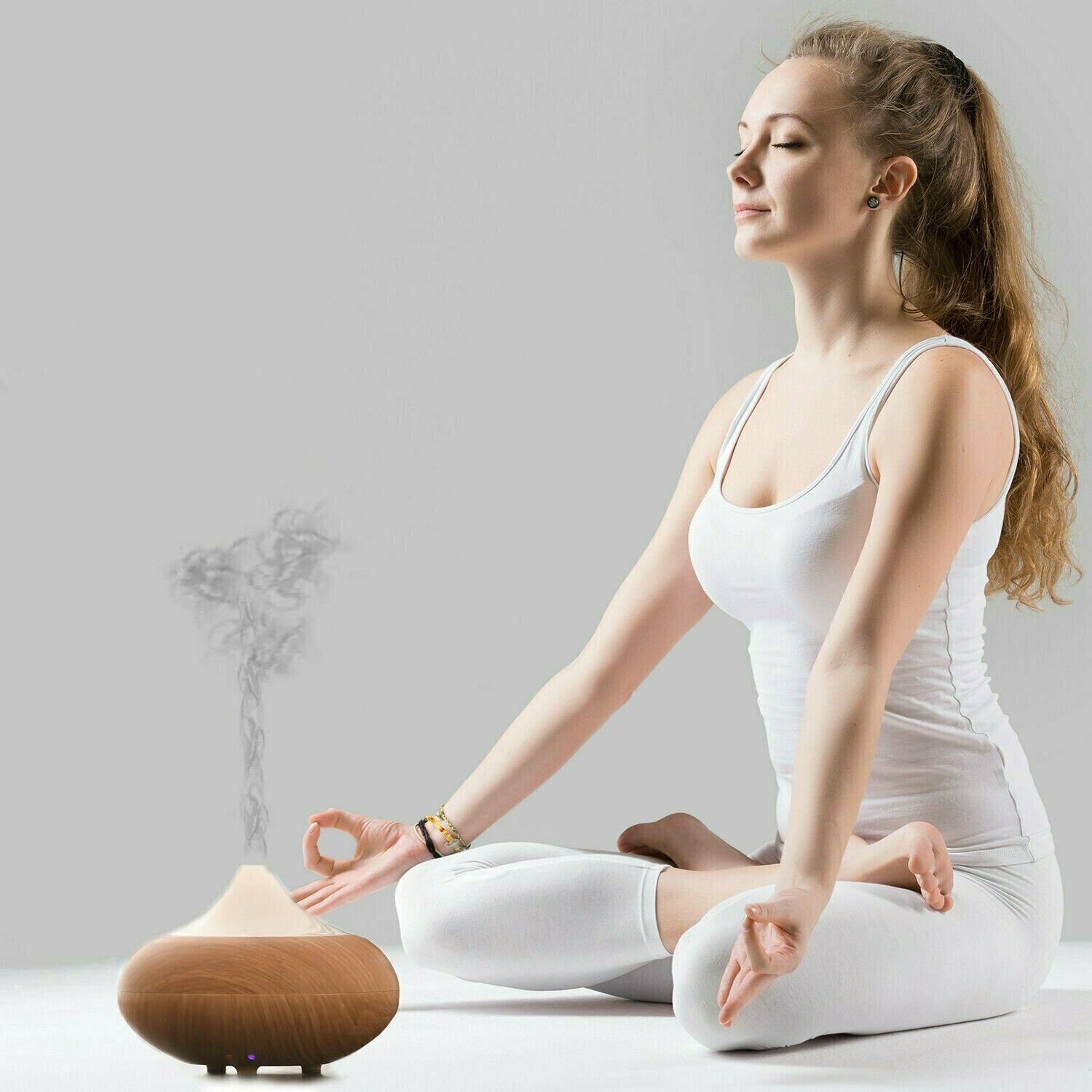 Essential Oil Aromatherapy Diffuser and Humidifier w/ Soft Light – Oak, Small