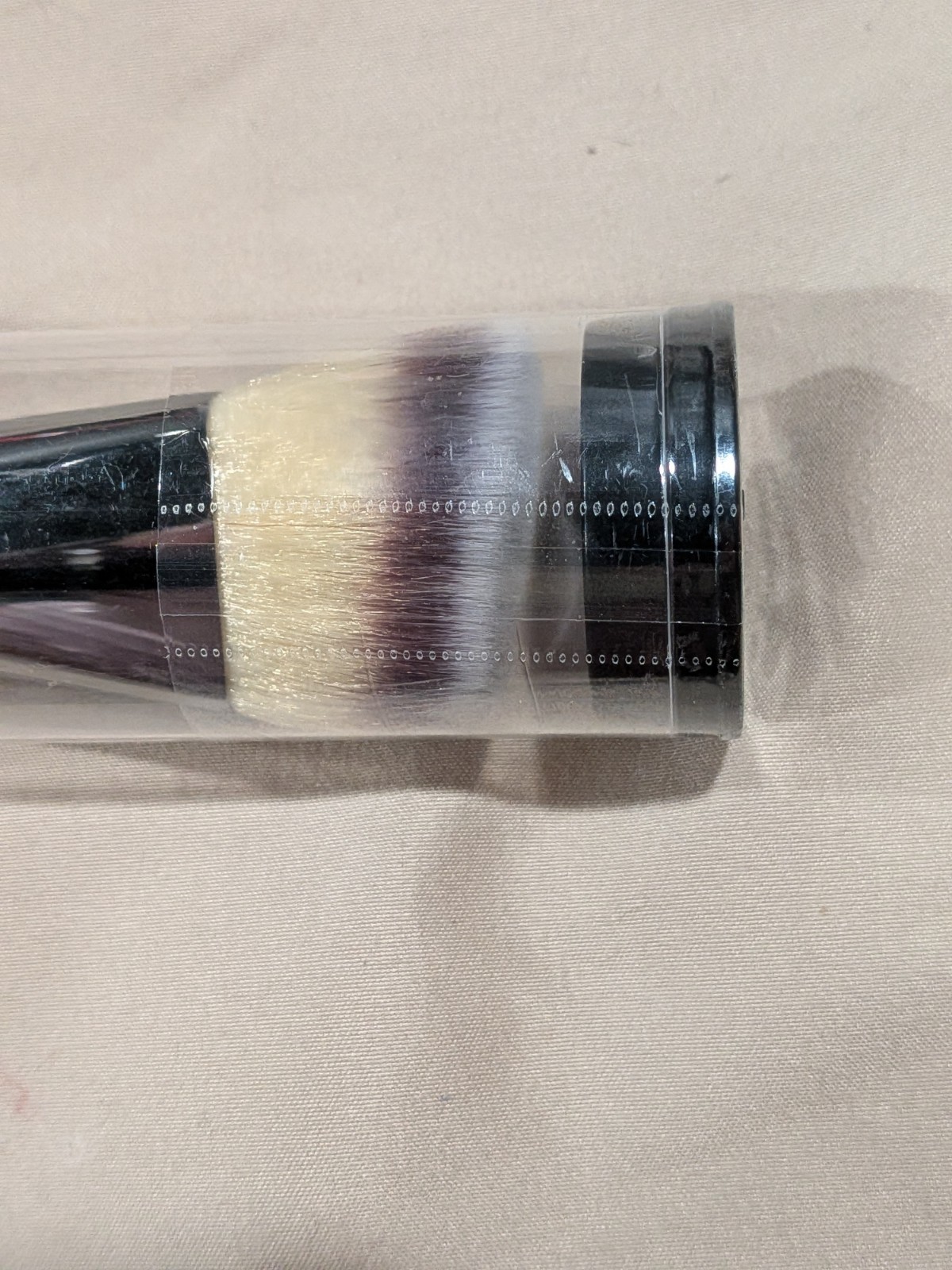 IT Cosmetics Heavenly Luxe Bye Bye Foundation Brush No.22 – Sealed