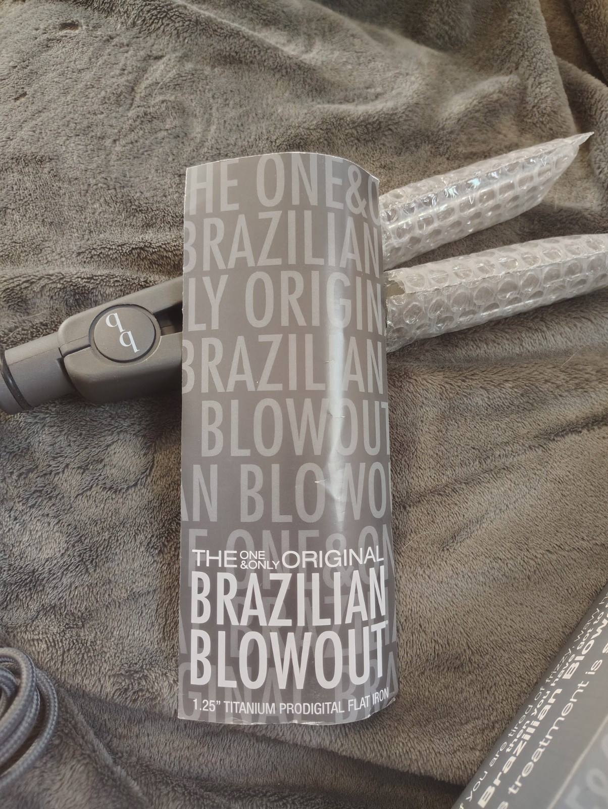 Brazilian-Blowout-Model-11T22 1.25” Prodigital Titanium Flat Iron 45w 110-240v
