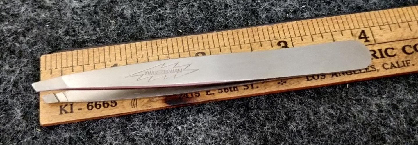 Tweezerman Slant Tweezer MADE IN SWITZERLAND Swiss
