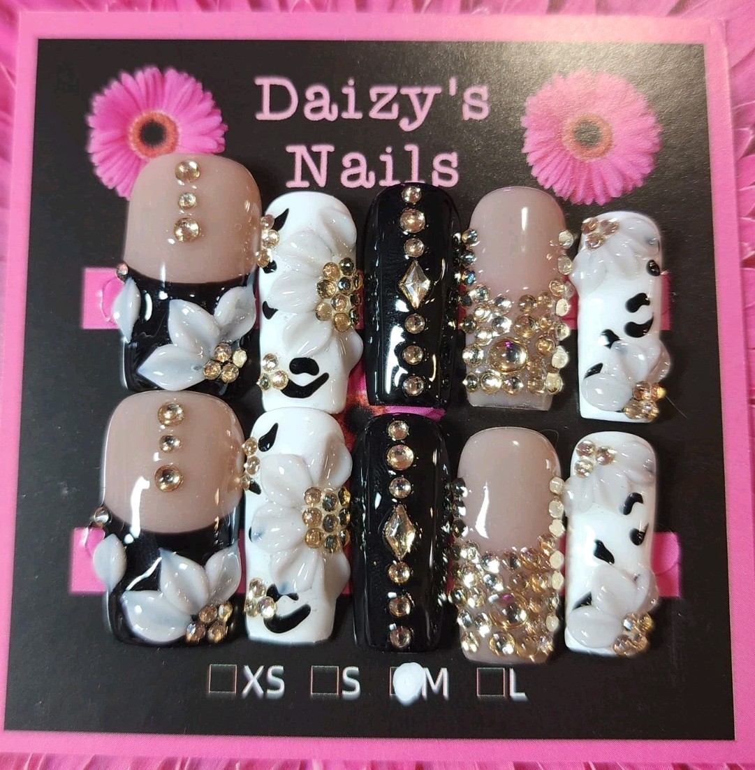 Medium Size Black White Shiny 3D Floral Nail Set Handmade Square 2.5 Cm Length