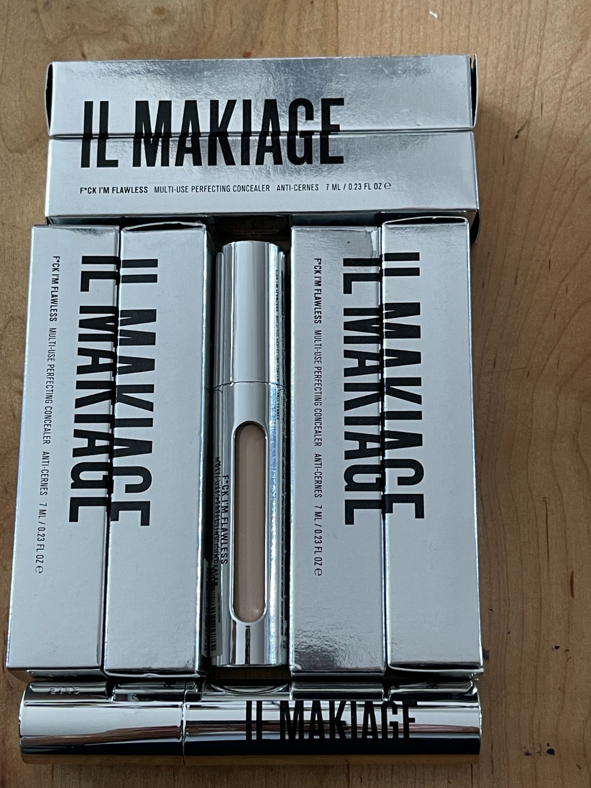 I’M FLAWLESS IL MAKIAG LONG LASTING WEAR PERFECTING CONCEALER PICK THE SHADE NIB