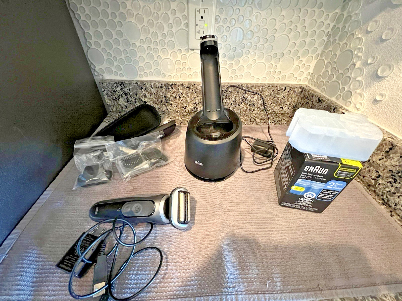 Braun Series 7-7171cc Rechargeable Wet & Dry Shaver + Smart Care Center