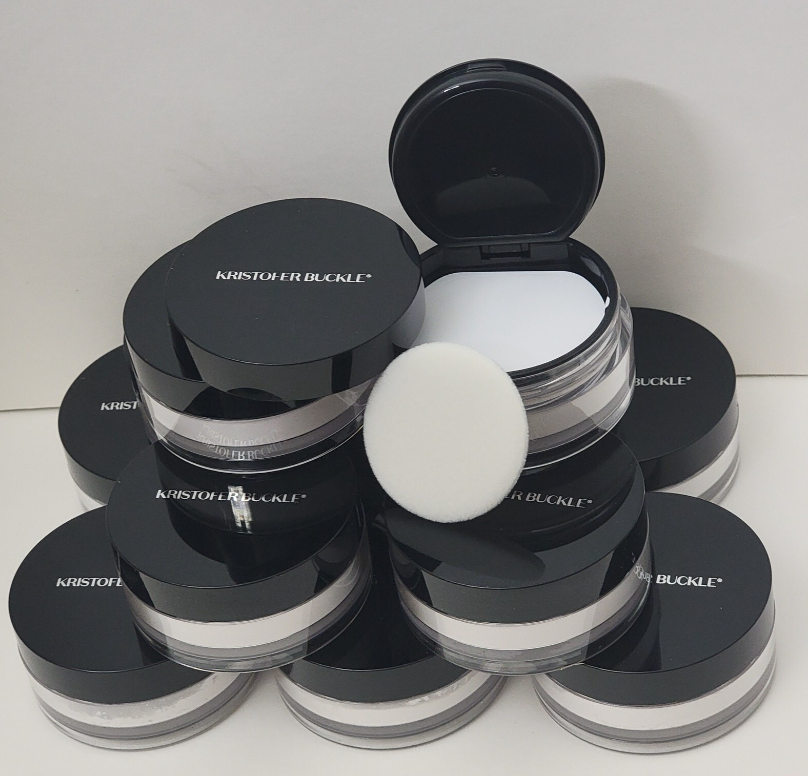 12 – KRISTOFER BUCKLE TRANSLUCENT LOOSE SETTING POWDER 0.37 oz