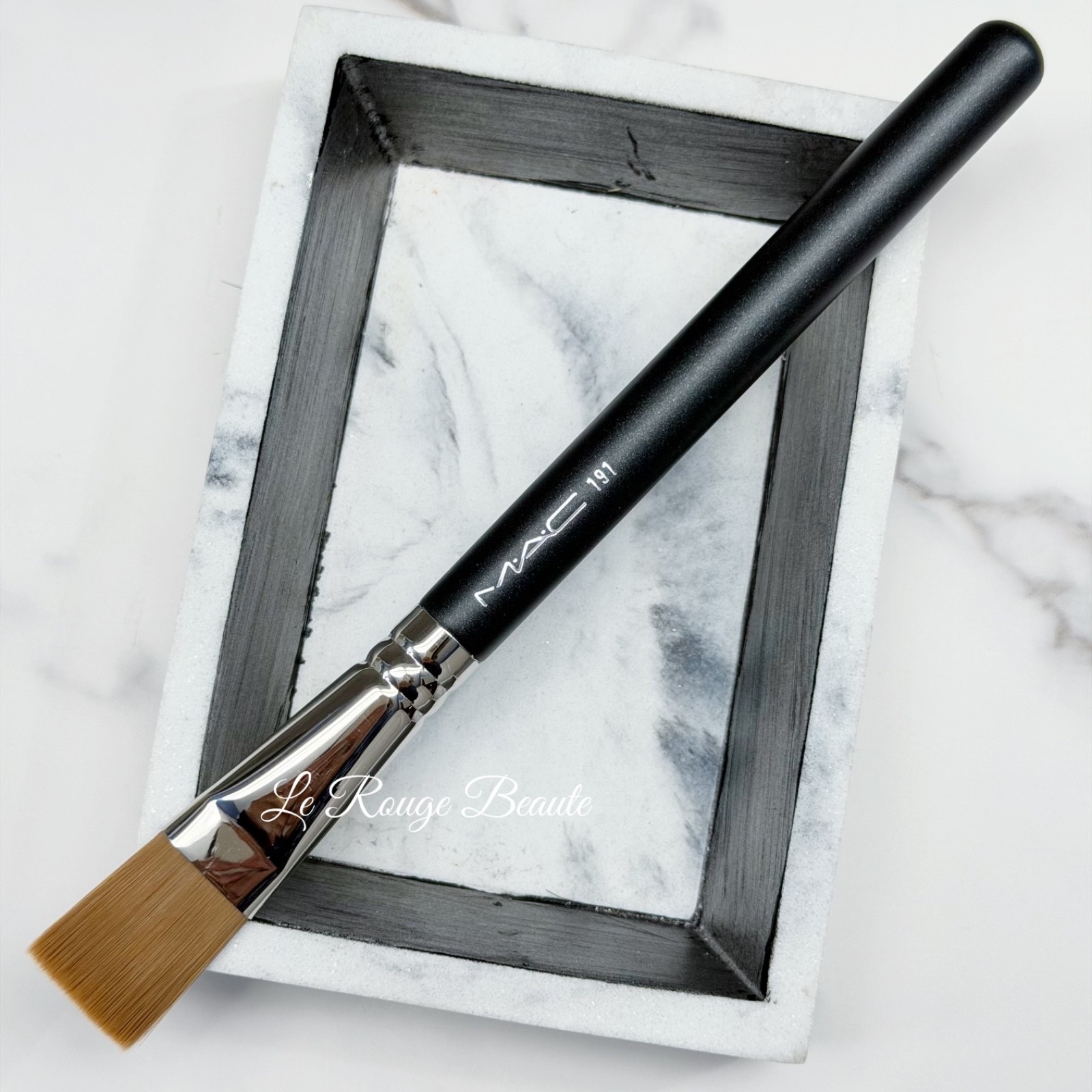 Mac 191 Foundation Brush – Synthetic Fibre New