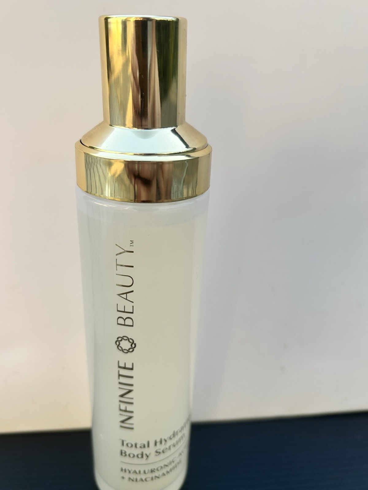 Infinite Beauty Total Hydration Body Serum Hyaluronic Acid Niacinamide 6 Oz New