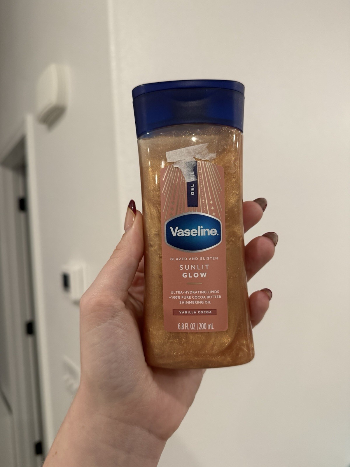 Vaseline Glazed and Glisten Sunlit Glow Body Gel Oil Vanilla Cocoa Shimmering
