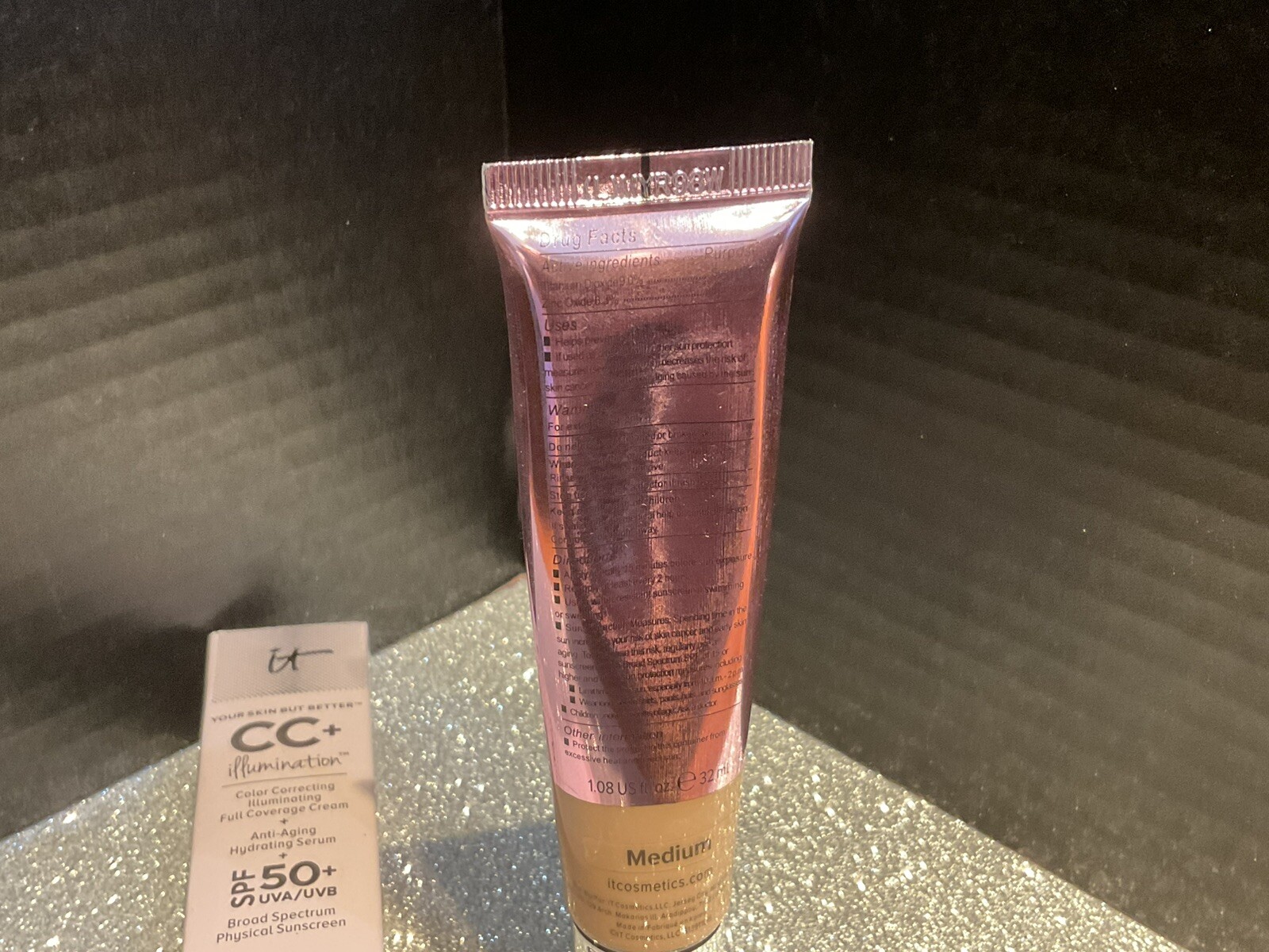 IT Cosmetics CC+ Illumination with SPF 50+ MEDIUM-Exp 5/2025