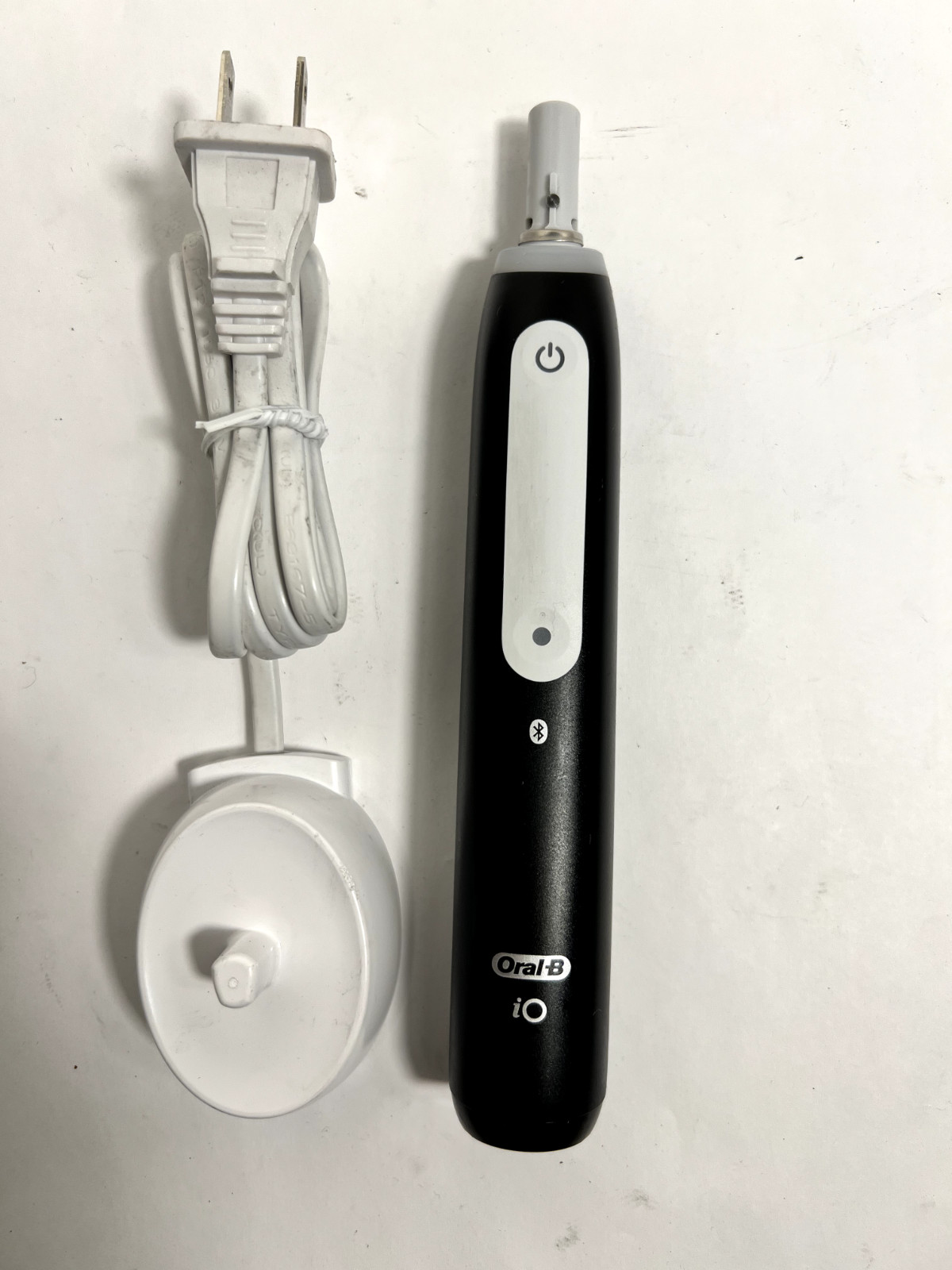 Oral-B iO Series 4 Rechargeable Toothbrush Handle & Charger – Black – Bluetooth