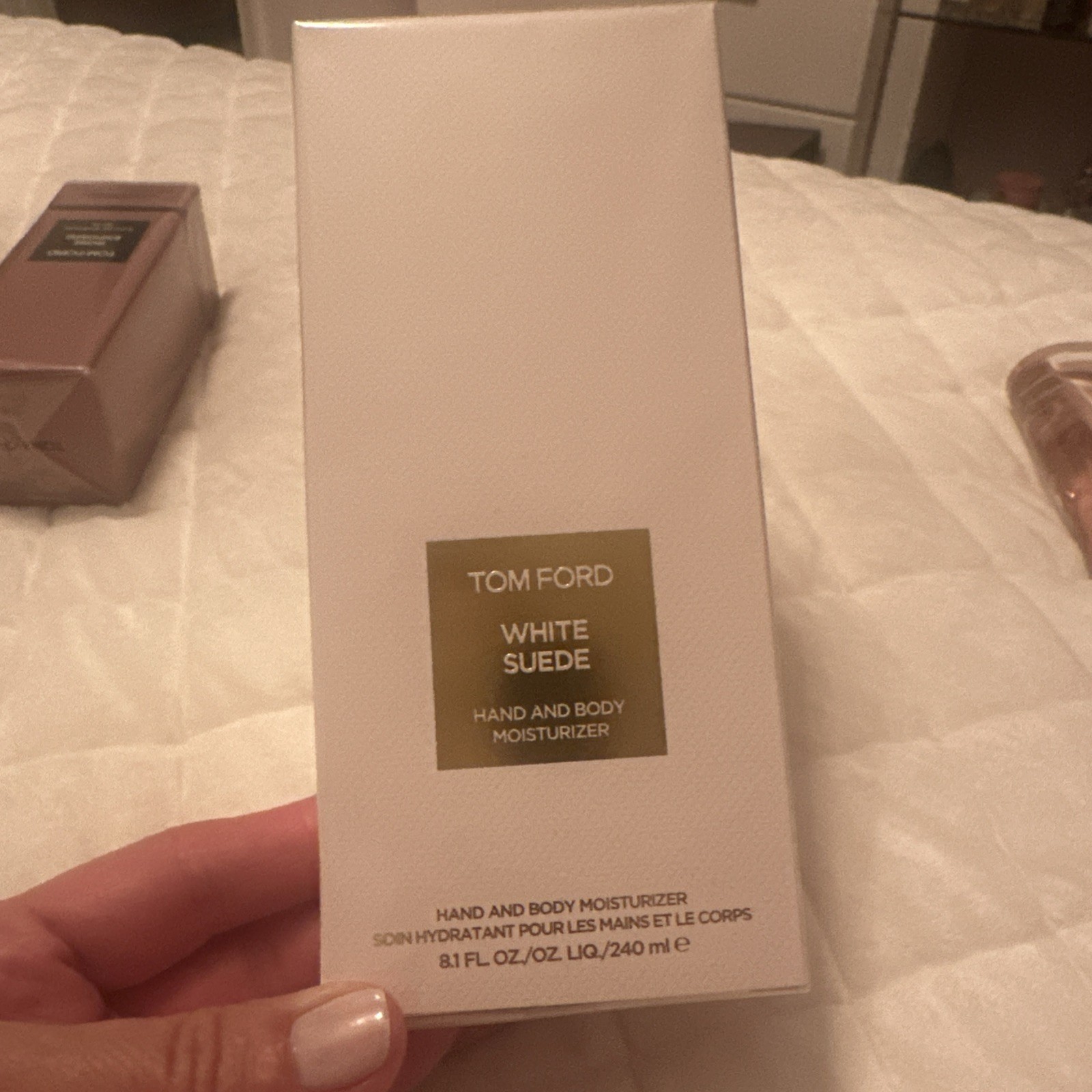 tom ford white suede Hand And Body Moisturiser 8.1 Oz / 240 Ml