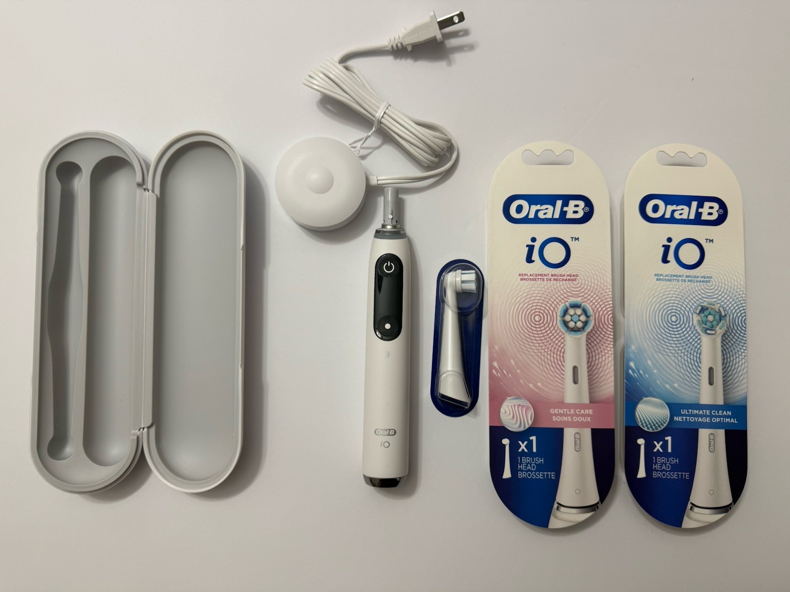 Oral B IO series 9 tooth brush – No box – 7 brush heads