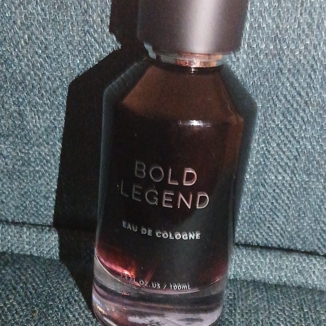 Bold Legend Eau de Cologne Spray, Regular Size 3.4 fl oz / 100 mL