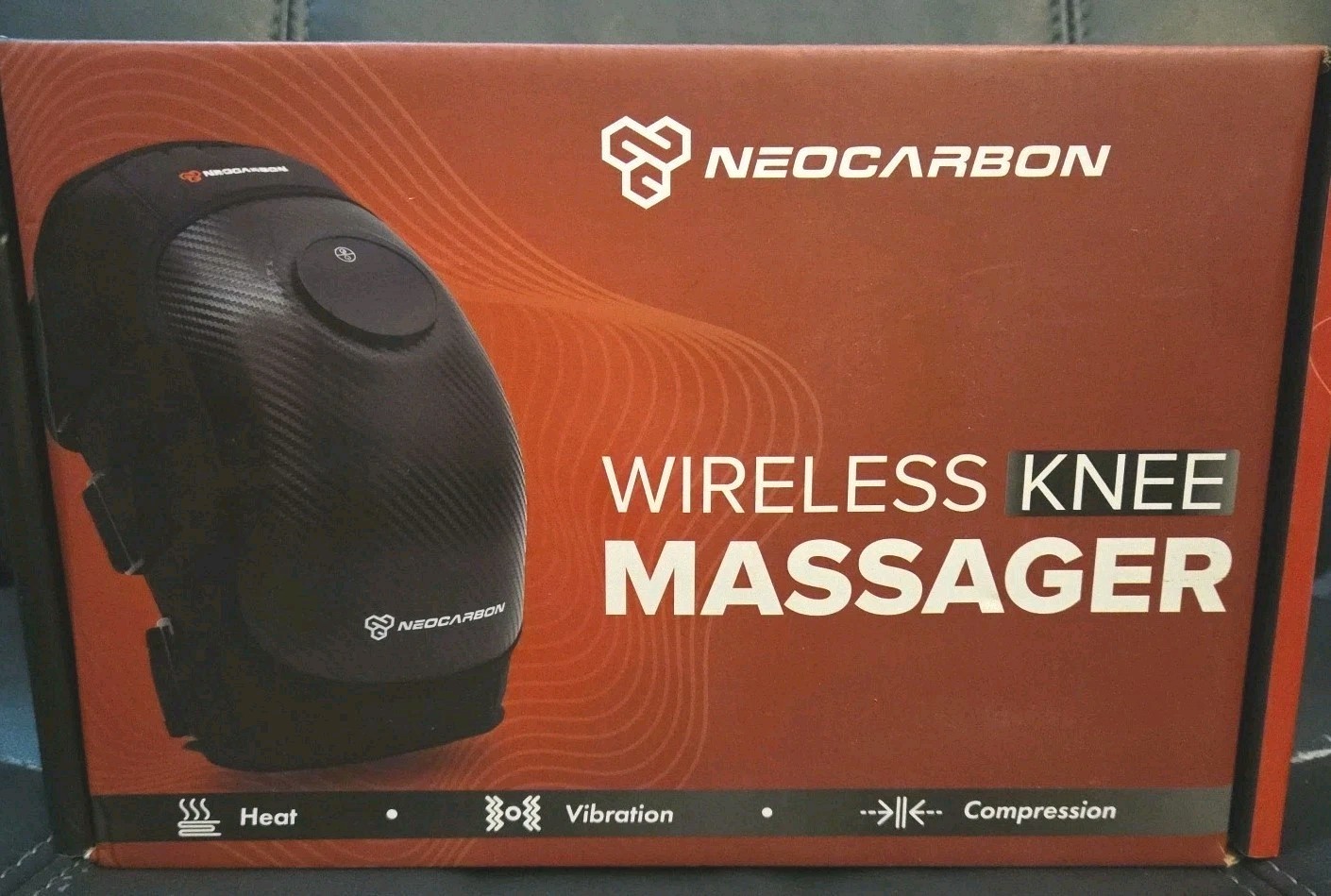 Neocarbon Wireless Knee Massager, Heated Therapy and Vibration Massage, Red NEW