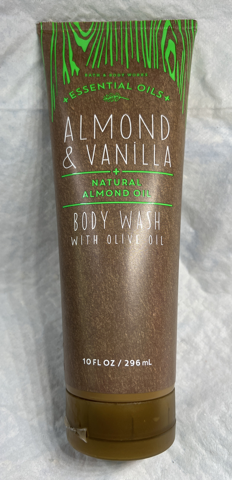 Bath & Body Works ALMOND & VANILLA Olive Oil Body Wash 10 fl. oz/296 mL, NEW