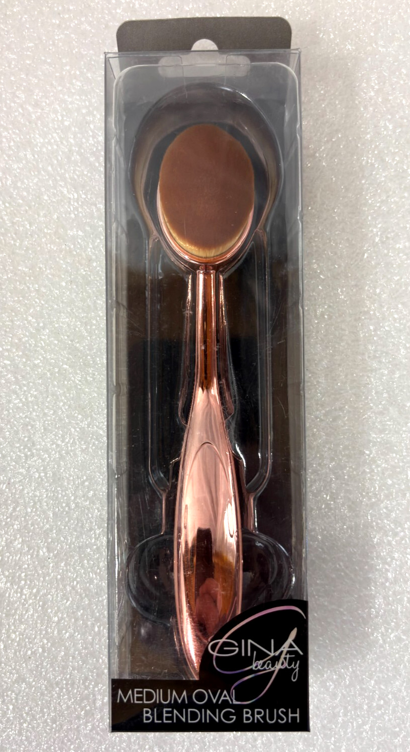 Medium Oval Makeup Blending Brush – Cream or Liquid Foundation Application