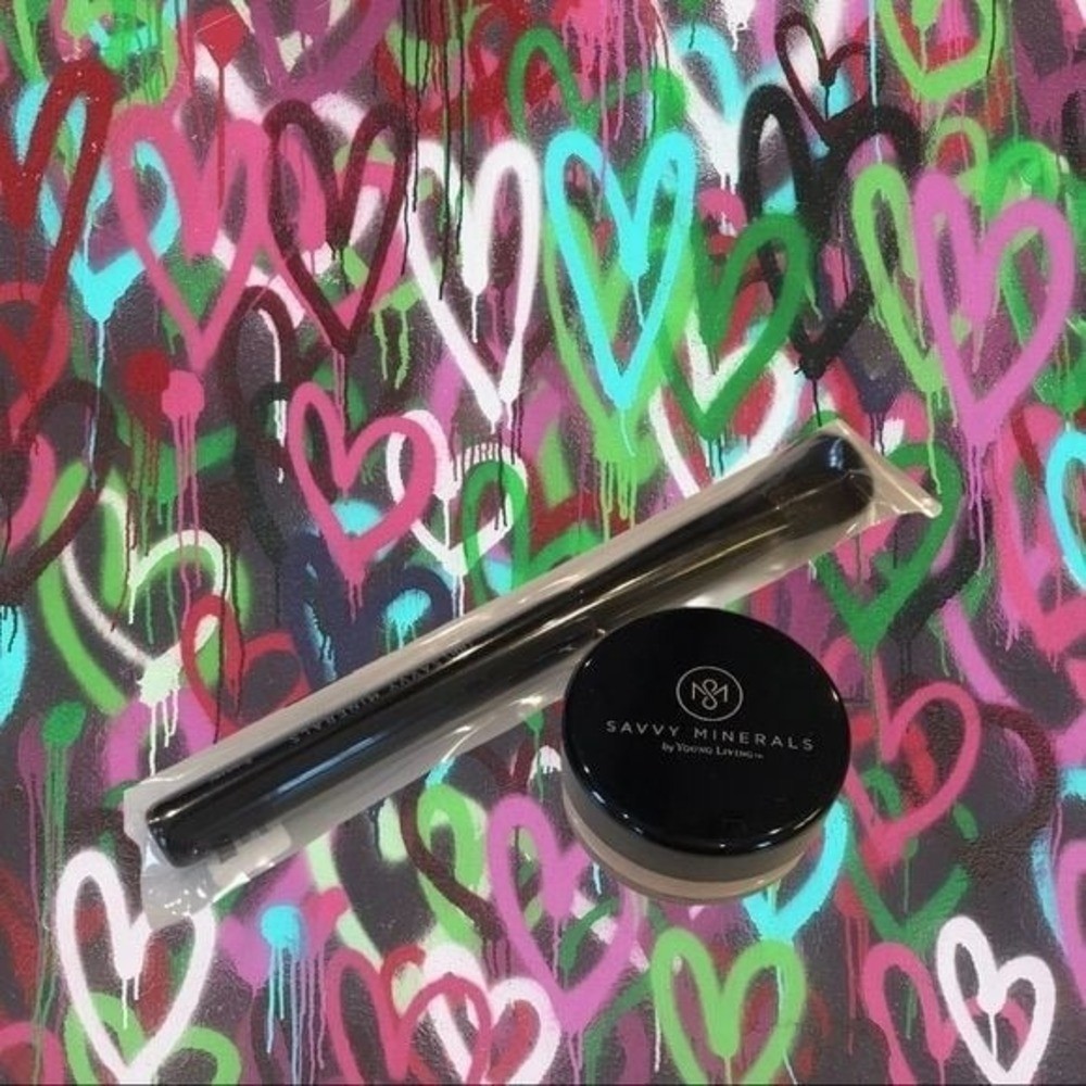 Savvy Minerals Bronzer Summer Loved + Brush Set NEW SEALED Young Living