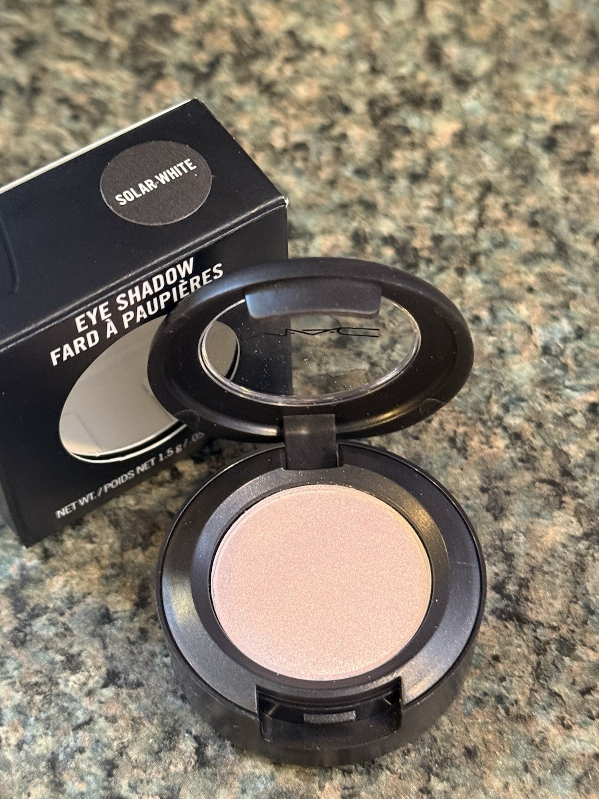 Mac Frost Eyeshadow~Solar White~NIB~0.05 Oz~Limited Edition