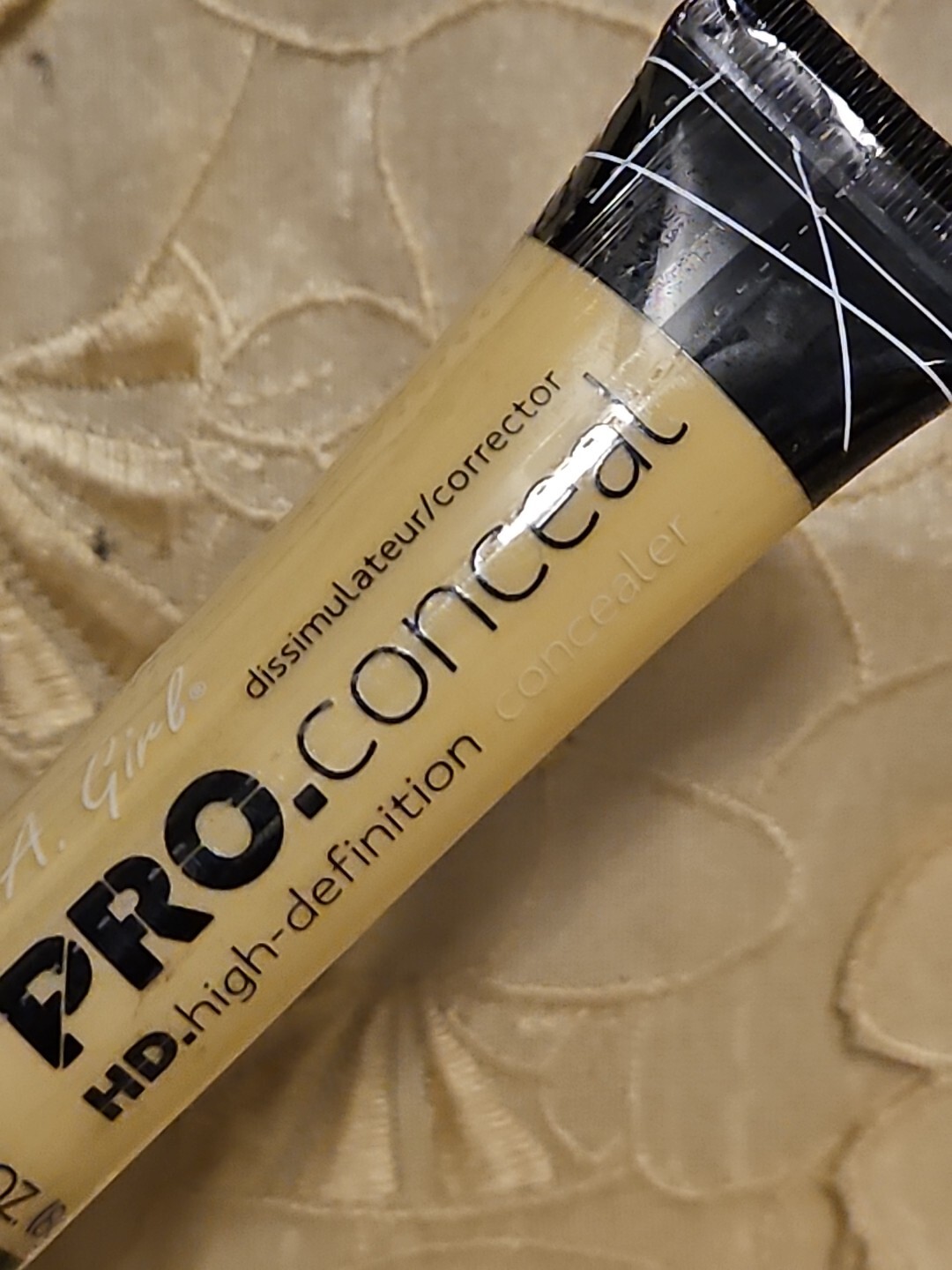 L.A. Girl-Pro Conceal-HD. High-Definition Concealer & Corrector-LIGHT YELLOW-NEW