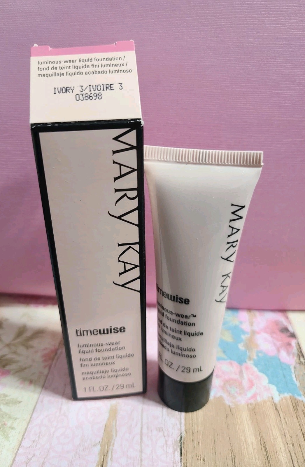 New In Box Mary Kay Luminous Wear Foundation Ivory 3 Normal /Dry Free Ship