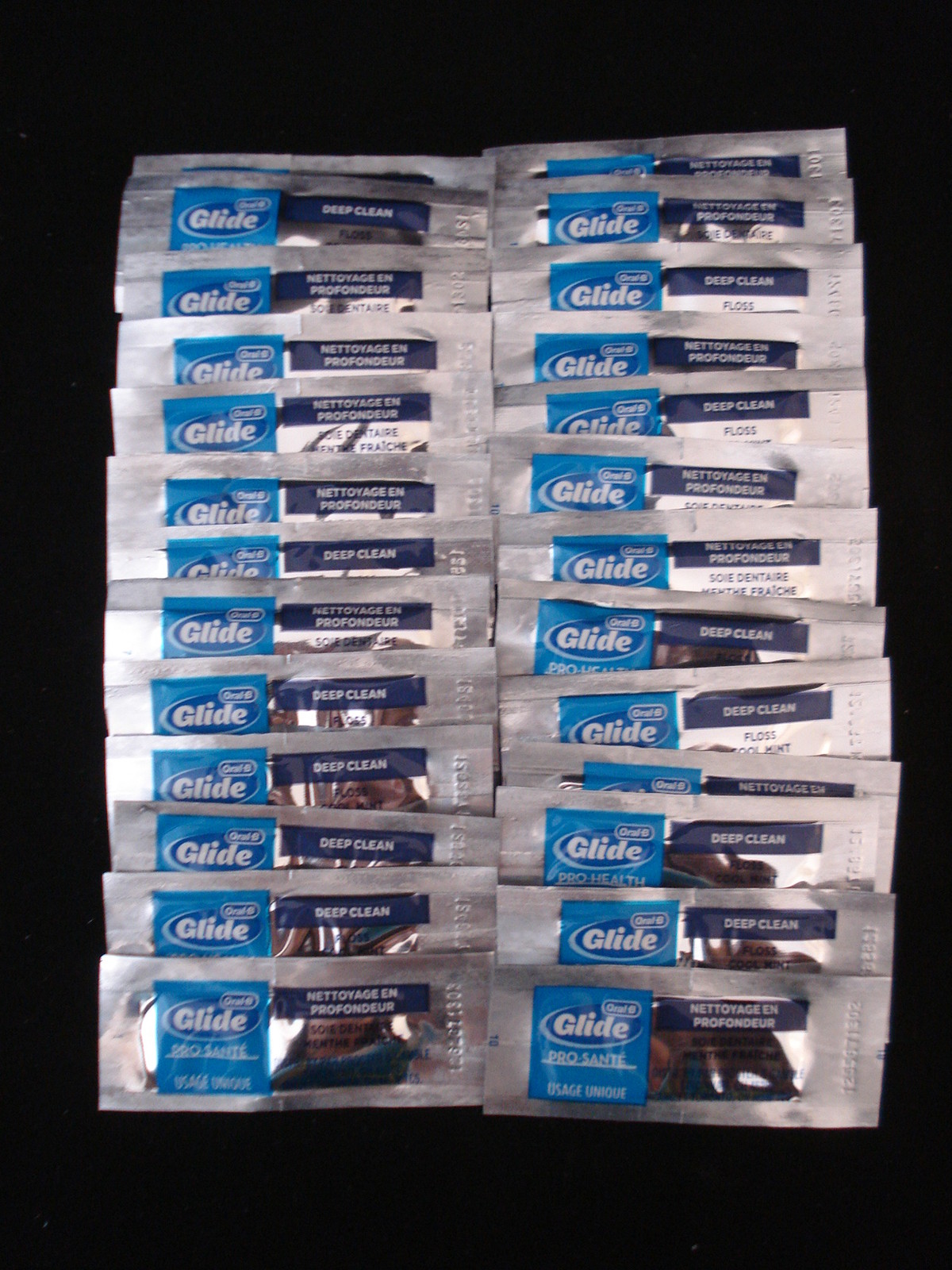 750 Oral-B Glide to go Pro-Health Deep Clean Floss Cool Mint Single Use