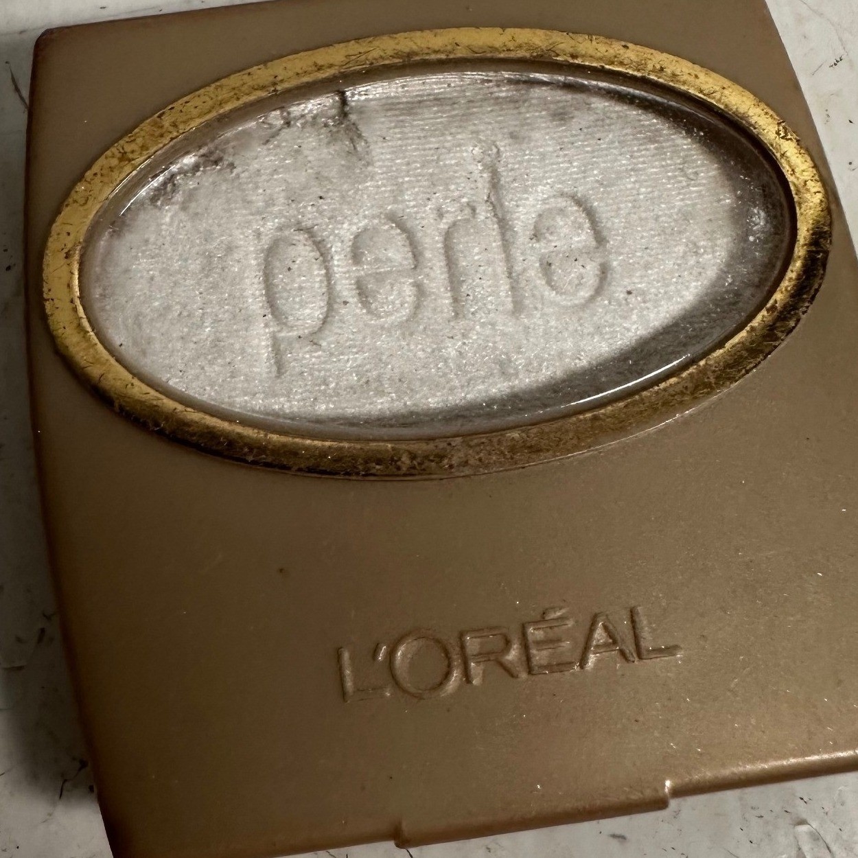 L’Oreal Wear Infinite Eye Shadow Single 901 Frosted Icing Perle White Shimmer
