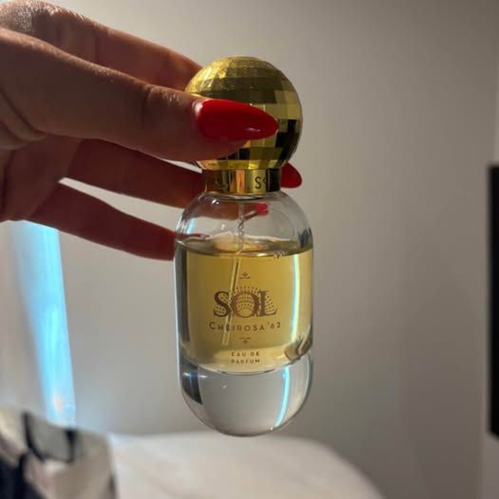 Sol cheirosa perfume