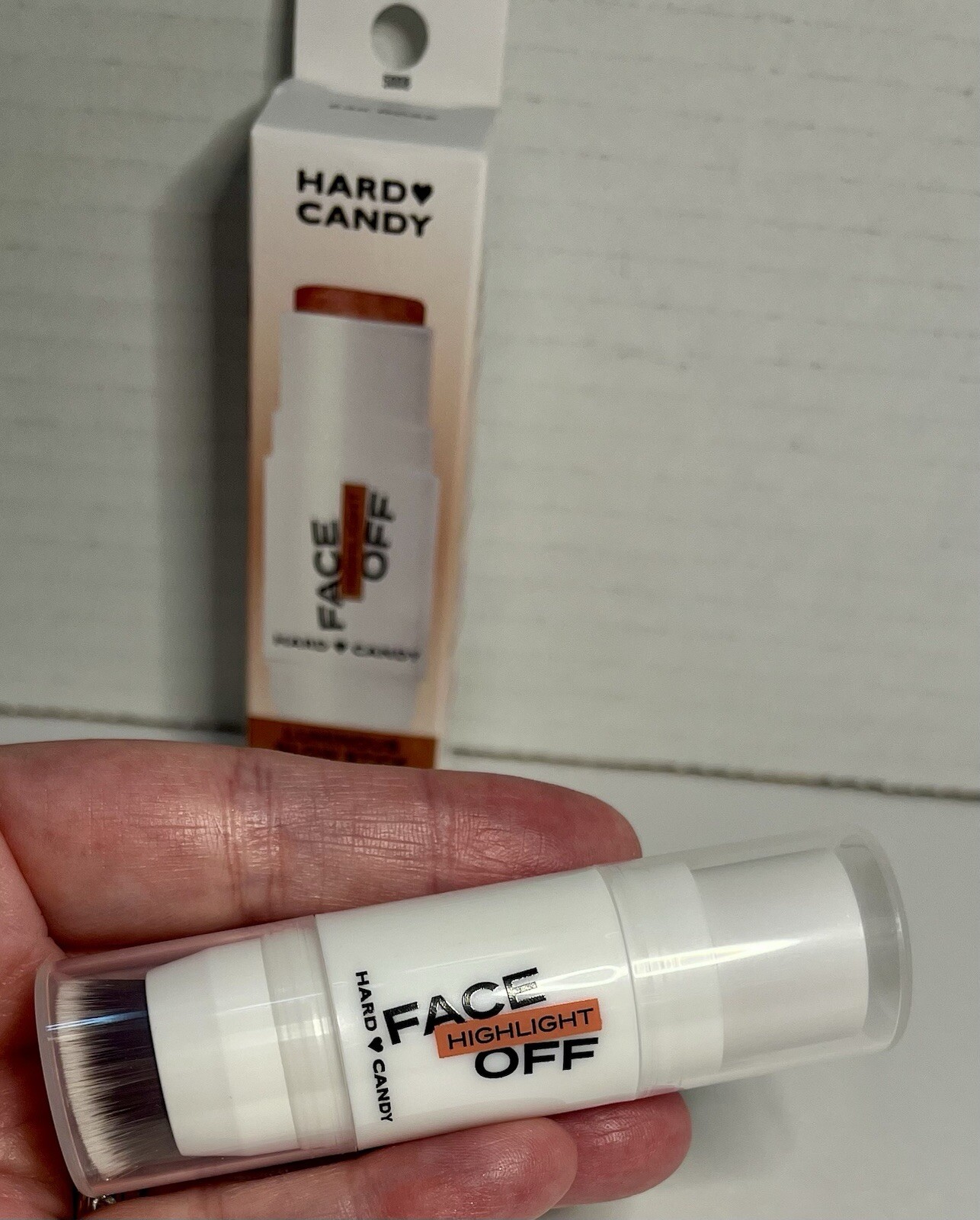 Hard Candy Face Off Luminous Glow Stick Crystal Infused 24K Rose .21oz/6g