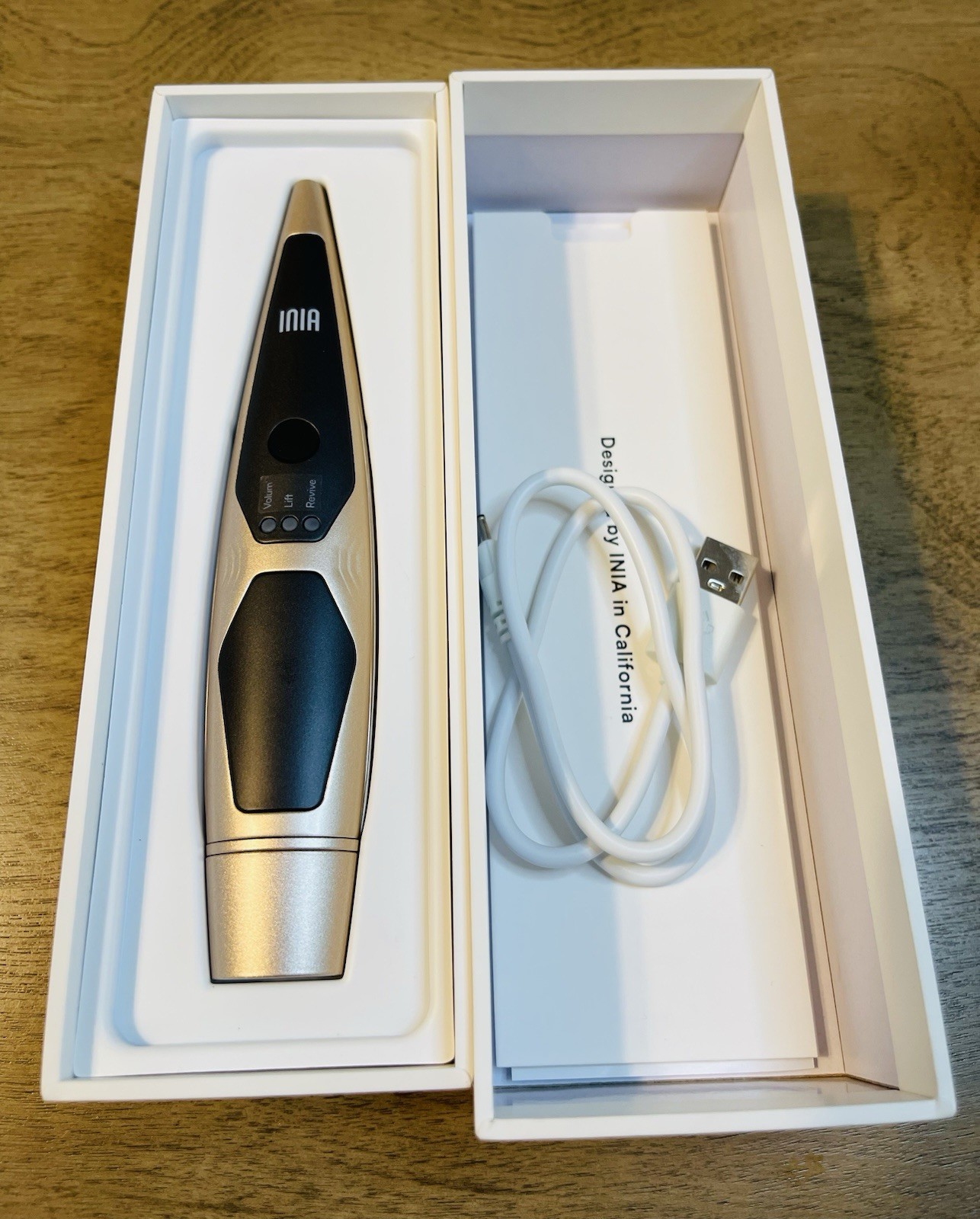 INIA LUMIN EYE Skincare Device