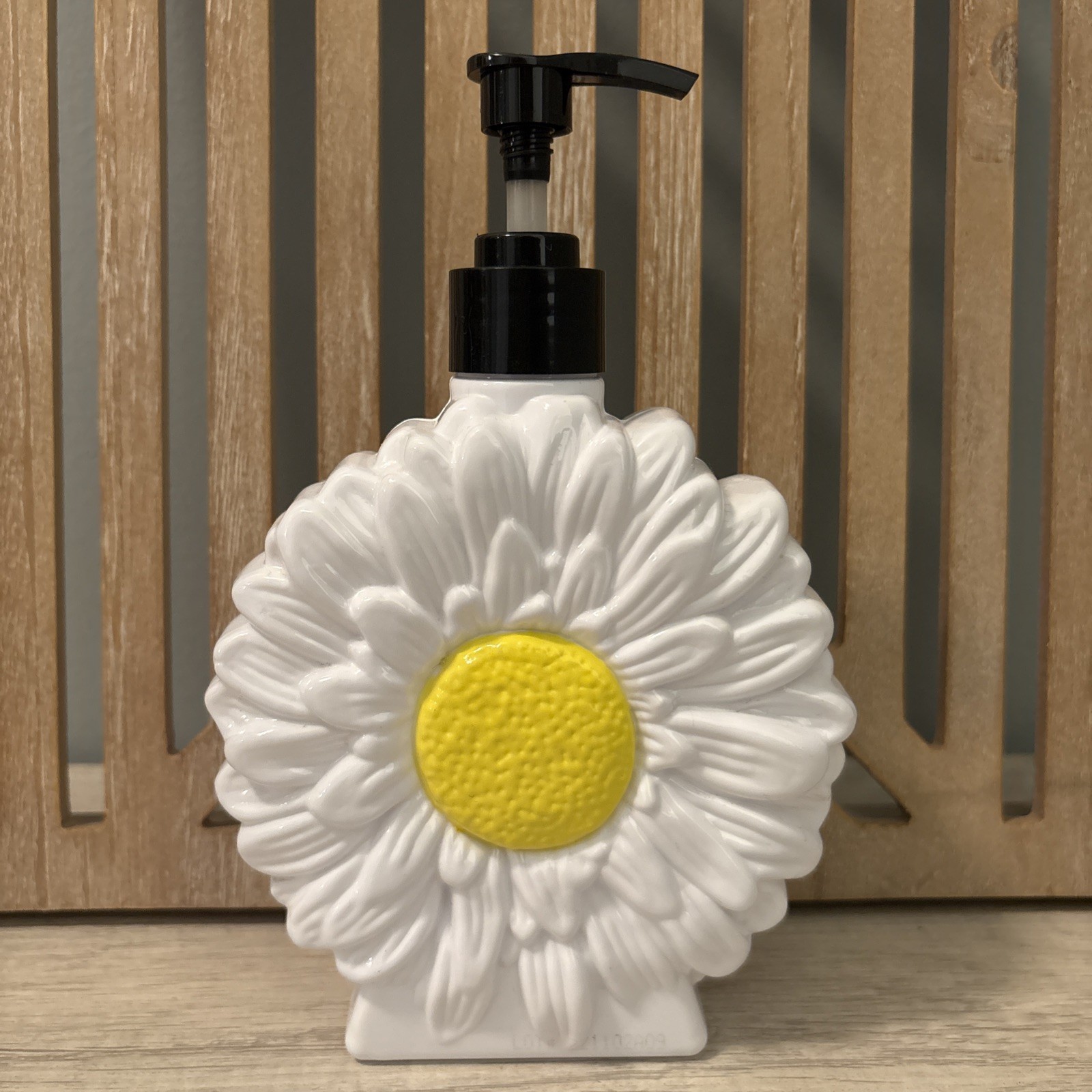 Scented Liquid Hand Wash, Daisy Flower Pump Bottle, Floral