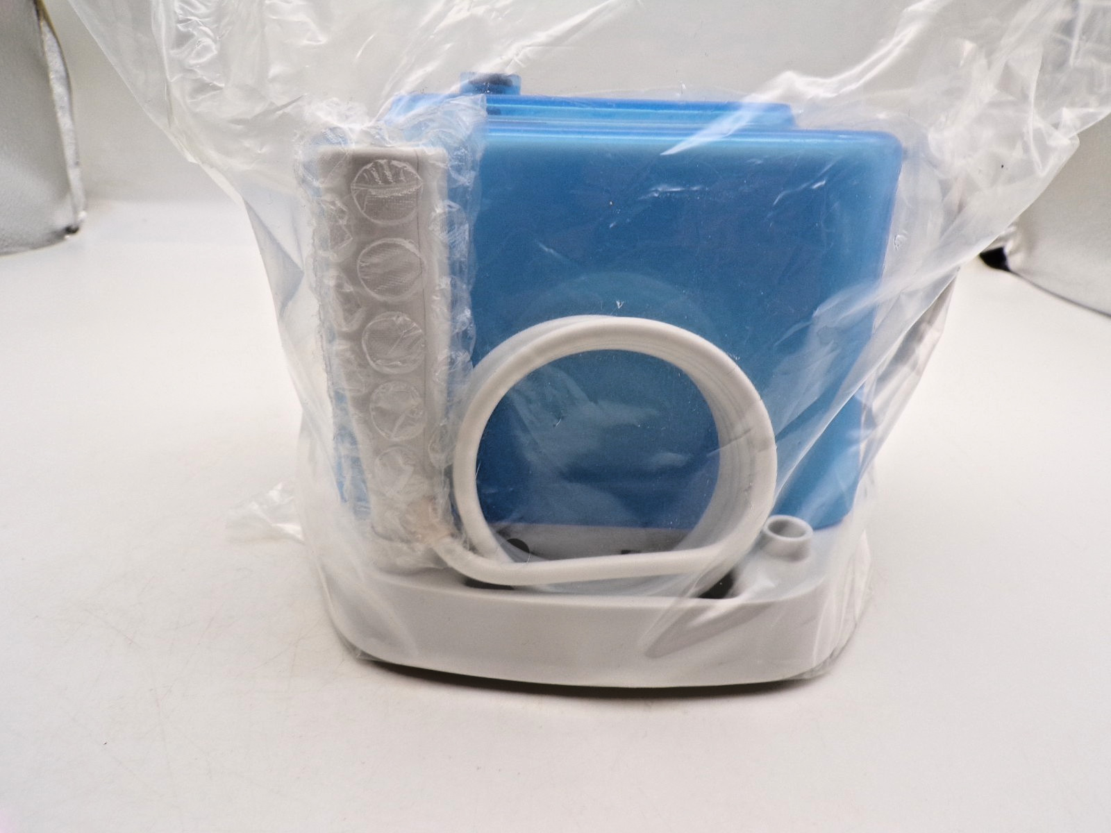 Waterpik Water Flosser WP270W/WP305W w/Tips, Case, Instructions NEW SEALED PARTS