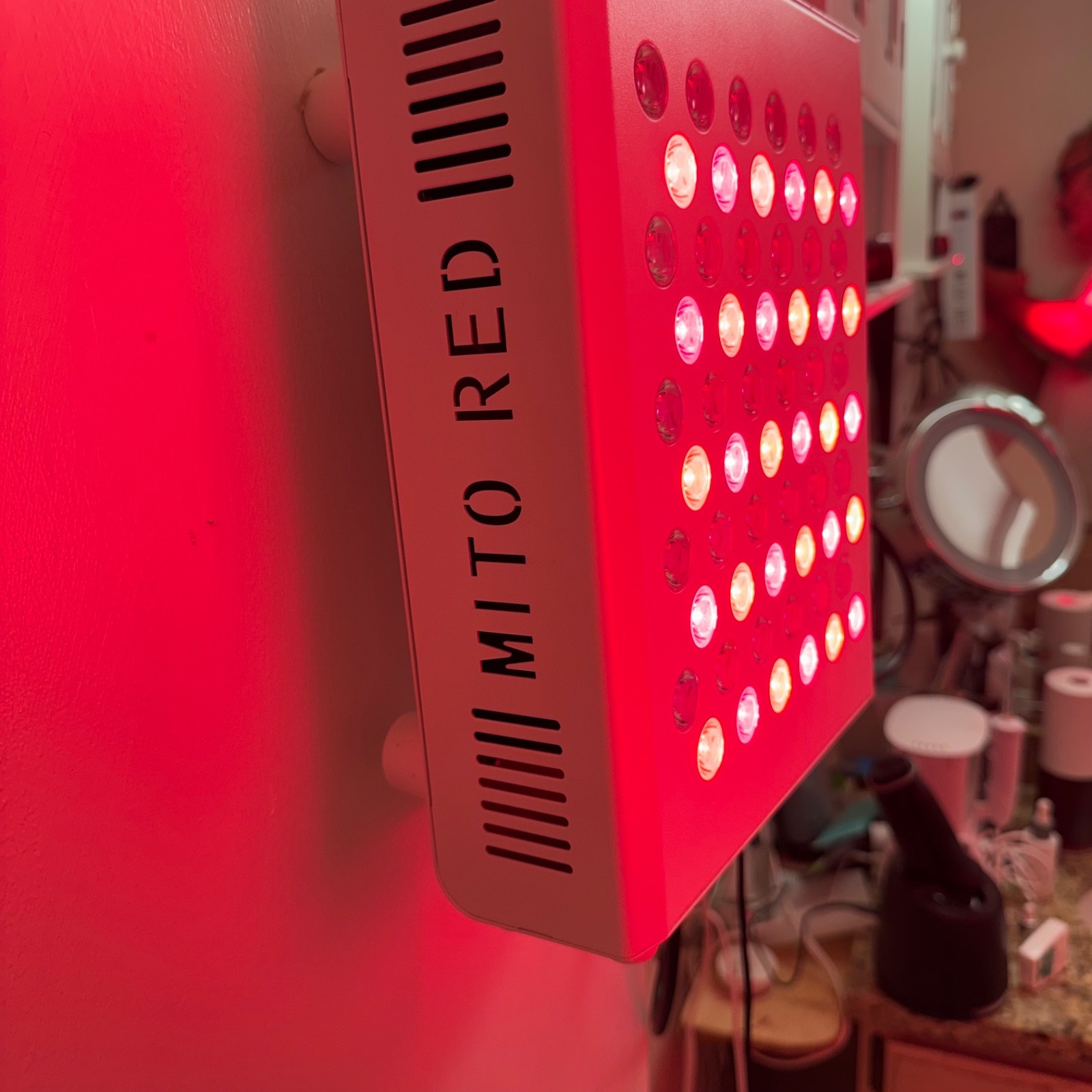 Mitoredlight Mito Pro 300 Red Light Therapy Panel, Goggles, Manual, Hardware